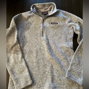 Women’s Patagonia long sleeved sweatshirt top - size small